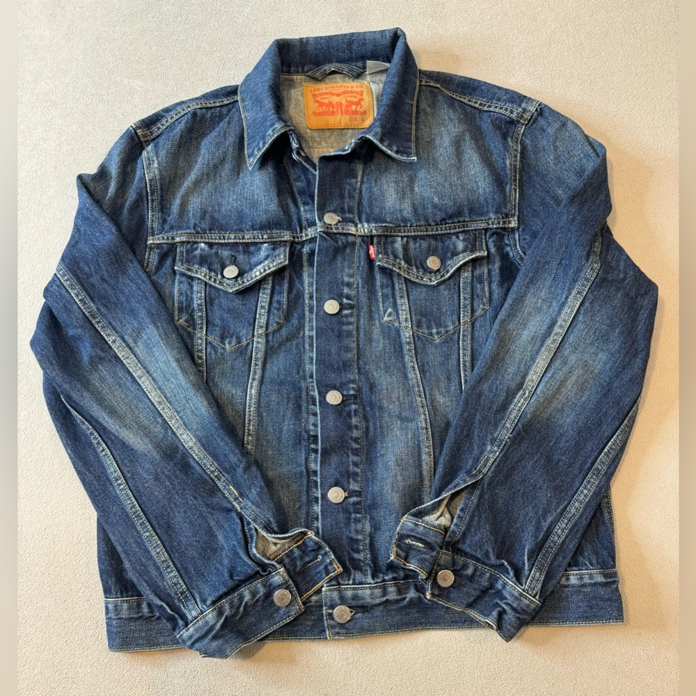 Levi’s Trucker Jacket Men’s Size L denim